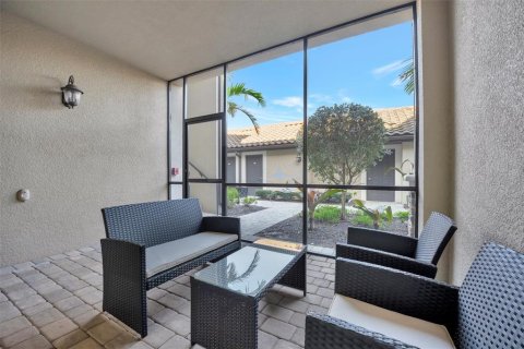 Condo in Bradenton, Florida, 2 bedrooms in LAKEWOOD NATIONAL  № 1562316 - photo 9