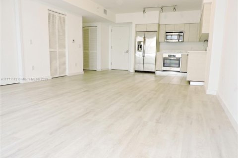 Condominio en venta en Miami, Florida, 1 dormitorio, 69.4 m2 № 1596195 - foto 1