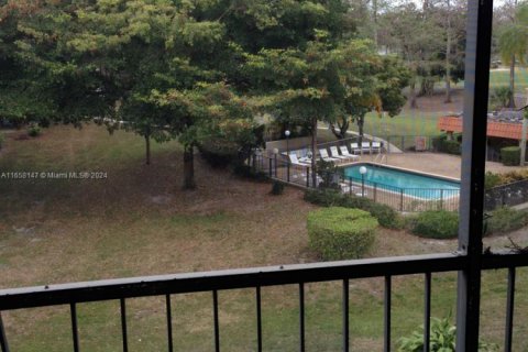 Condominio en venta en Lauderhill, Florida, 2 dormitorios, 104.98 m2 № 1896698 - foto 13