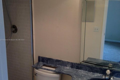 Condominio en venta en Lauderhill, Florida, 2 dormitorios, 104.98 m2 № 1896698 - foto 11