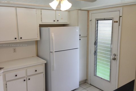 Condominio en venta en Lauderhill, Florida, 2 dormitorios, 104.98 m2 № 1896698 - foto 2