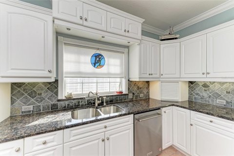 House in Punta Gorda, Florida 3 bedrooms, 430.97 sq.m. № 2408716 - photo 18