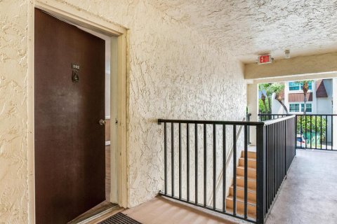Condo in Saint Petersburg, Florida, 1 bedroom  № 1795448 - photo 22