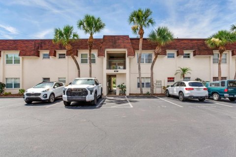 Condo in Saint Petersburg, Florida, 1 bedroom  № 1795448 - photo 21