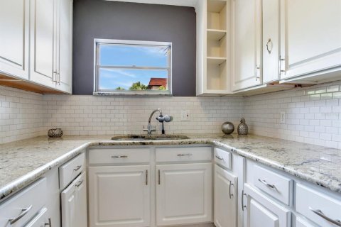 Condo in Saint Petersburg, Florida, 1 bedroom  № 1795448 - photo 13