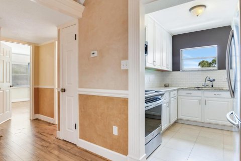 Condo in Saint Petersburg, Florida, 1 bedroom  № 1795448 - photo 12