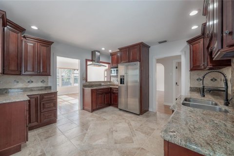 Casa en venta en Saint Petersburg, Florida, 4 dormitorios, 202.43 m2 № 1834880 - foto 2