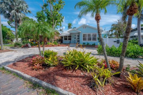 Casa en venta en Saint Petersburg, Florida, 4 dormitorios, 202.43 m2 № 1834880 - foto 4