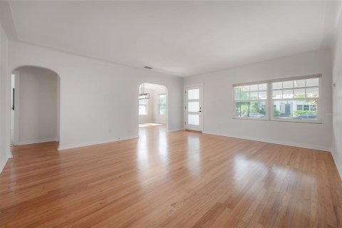 Casa en venta en Saint Petersburg, Florida, 4 dormitorios, 202.43 m2 № 1834880 - foto 12