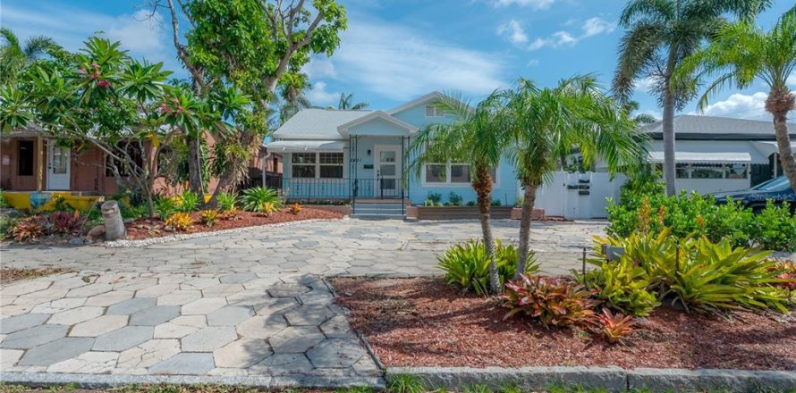 Casa en Saint Petersburg, Florida 4 dormitorios, 202.43 m2 № 1834880
