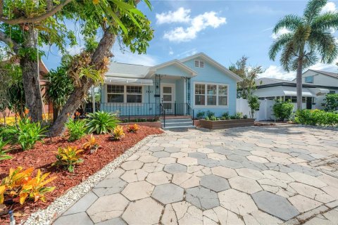 Casa en venta en Saint Petersburg, Florida, 4 dormitorios, 202.43 m2 № 1834880 - foto 5