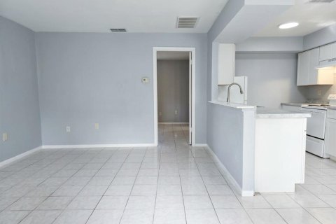 Appartement à louer à Auburndale, Floride: 1 chambre, 79.43 m2 № 2410484 - photo 3