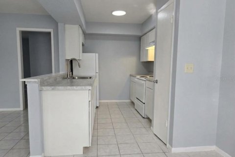 Appartement à louer à Auburndale, Floride: 1 chambre, 79.43 m2 № 2410484 - photo 5