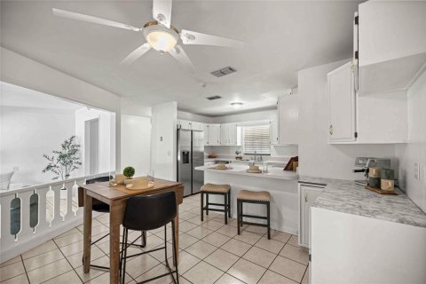 Casa en venta en Ocala, Florida, 5 dormitorios, 225.38 m2 № 2199566 - foto 14
