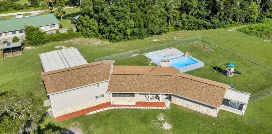 Casa en Ocala, Florida 5 dormitorios, 225.38 m2 № 2199566