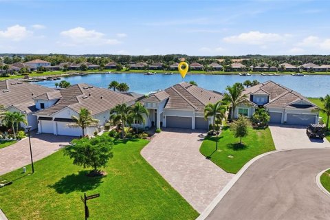 Casa en Fort Myers, Florida 4 dormitorios, 253.16 m2 № 2418486