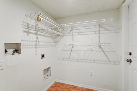 House in Sanford, Florida 4 bedrooms, 206.43 sq.m. № 2259372 - photo 6