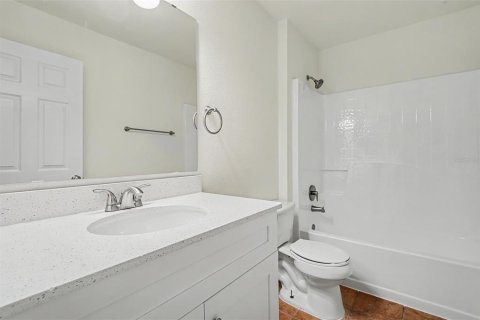 House in Sanford, Florida 4 bedrooms, 206.43 sq.m. № 2259372 - photo 10