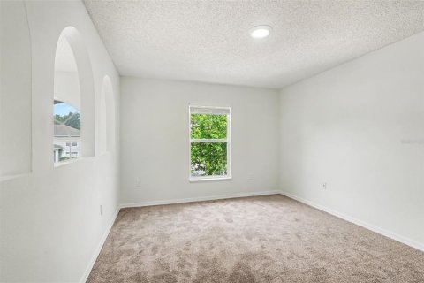 House in Sanford, Florida 4 bedrooms, 206.43 sq.m. № 2259372 - photo 8