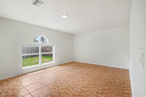 House in Sanford, Florida 4 bedrooms, 206.43 sq.m. № 2259372 - photo 4