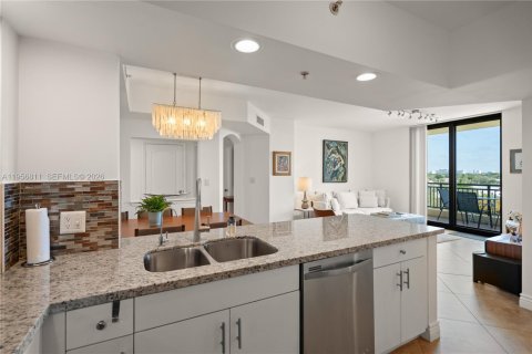 Condo in Fort Lauderdale, Florida, 2 bedrooms  № 2010694 - photo 10