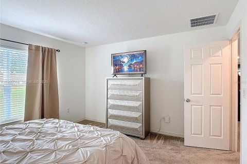 Купить виллу или дом в Киссимми, Флорида 3 спальни, 144.74м2, № 1991816 - фото 5