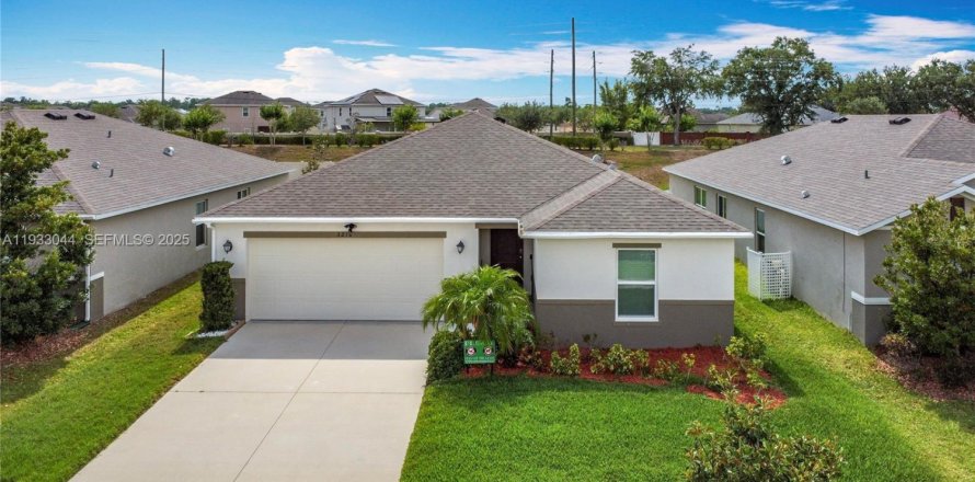 Дом в Киссимми, Флорида 3 спальни, 144.74м2 № 1991816