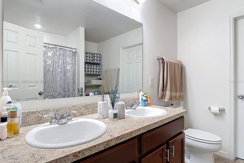 Купить виллу или дом в Киссимми, Флорида 3 спальни, 144.74м2, № 1991816 - фото 8