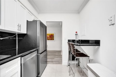 Condo in Hollywood, Florida, 1 bedroom  № 2392063 - photo 12