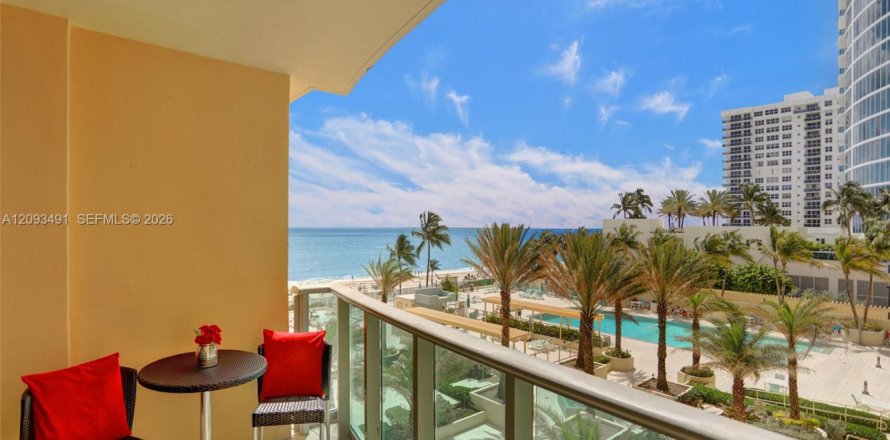 Condo in Hollywood, Florida, 1 bedroom  № 2392063