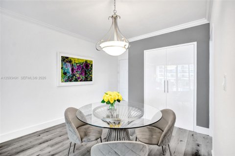 Condo in Hollywood, Florida, 1 bedroom  № 2392063 - photo 19