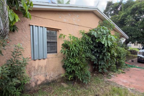 Villa ou maison à vendre à Miami, Floride: 4 chambres, 188.03 m2 № 1970538 - photo 9