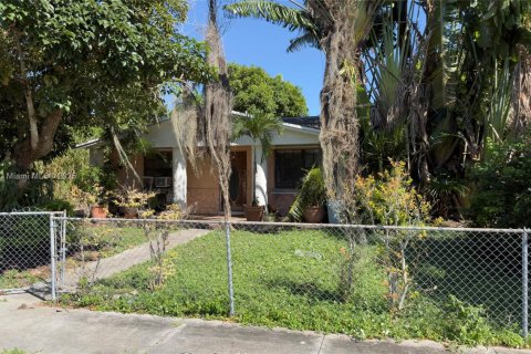 Villa ou maison à vendre à Miami, Floride: 4 chambres, 188.03 m2 № 1970538 - photo 2