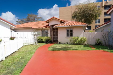 Villa ou maison à Miami, Floride 3 chambres, 137.77 m2 № 2043875