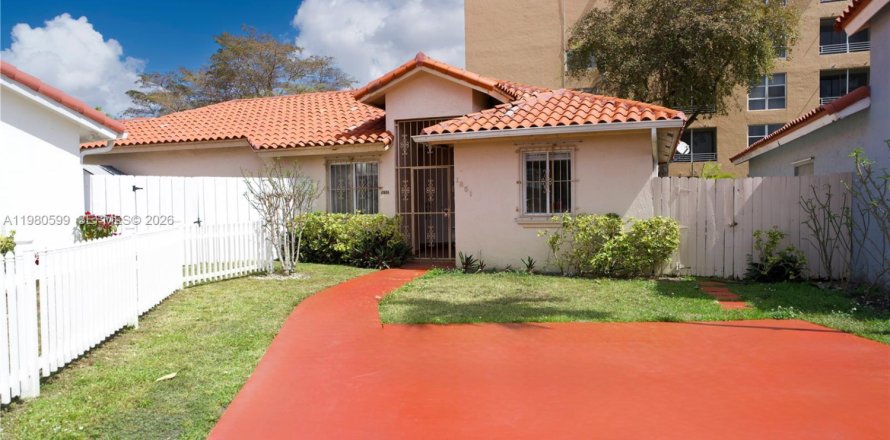 Villa ou maison à Miami, Floride 3 chambres, 137.77 m2 № 2043875