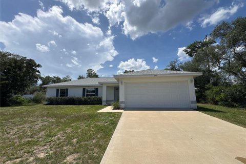 House in Ocala, Florida 3 bedrooms, 128.21 sq.m. № 1780737 - photo 1
