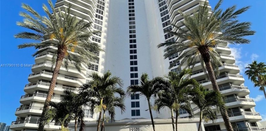 Condominio en Aventura, Florida, 1 dormitorio  № 1652831