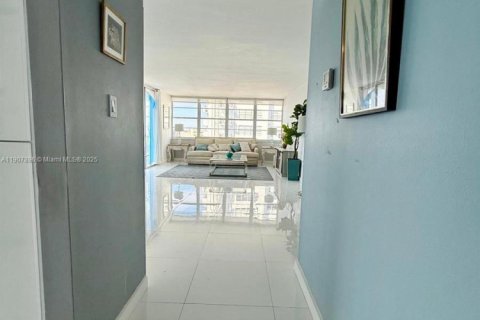Condo in Aventura, Florida, 2 bedrooms  № 2186017 - photo 4