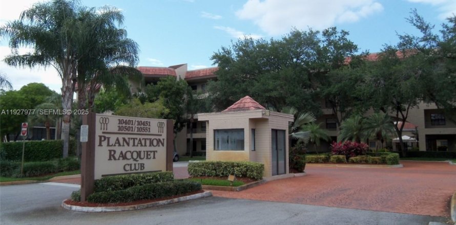 Кондоминиум с 2 спальнями в Плантация, Флорида № 1987830