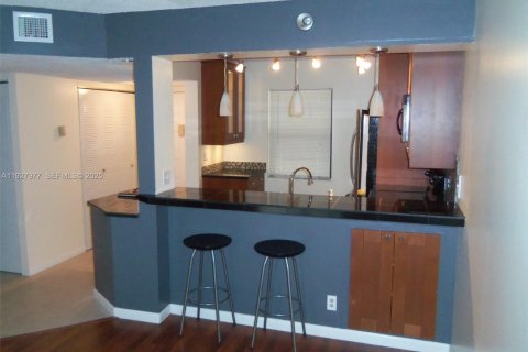 Снять в аренду кондоминиум в Плантация, Флорида 2 спальни, 87.33м2, № 1987830 - фото 4