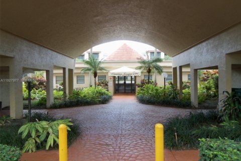 Снять в аренду кондоминиум в Плантация, Флорида 2 спальни, 87.33м2, № 1987830 - фото 11