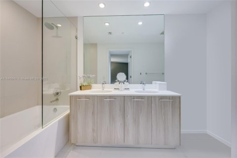 Купить кондоминиум в Майами, Флорида 1 спальня, 69.31м2, № 1933130 - фото 18