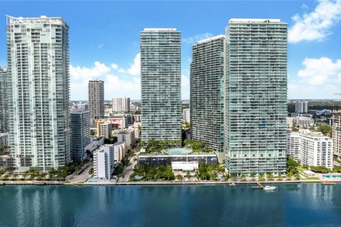 Купить кондоминиум в Майами, Флорида 1 спальня, 69.31м2, № 1933130 - фото 1