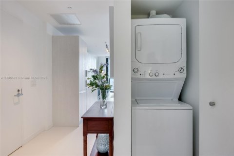 Купить кондоминиум в Майами, Флорида 1 спальня, 69.31м2, № 1933130 - фото 10