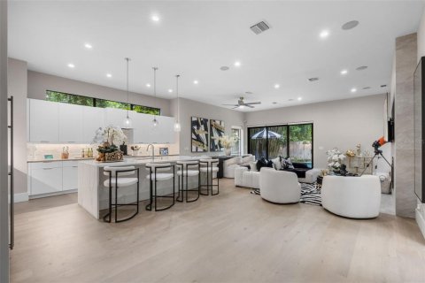 Casa en venta en Winter Park, Florida, 3 dormitorios, 275.36 m2 № 1818807 - foto 9