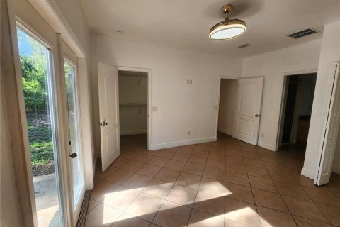 Villa ou maison à vendre à Trenton, Floride: 2 chambres, 99.96 m2 № 2329888 - photo 18