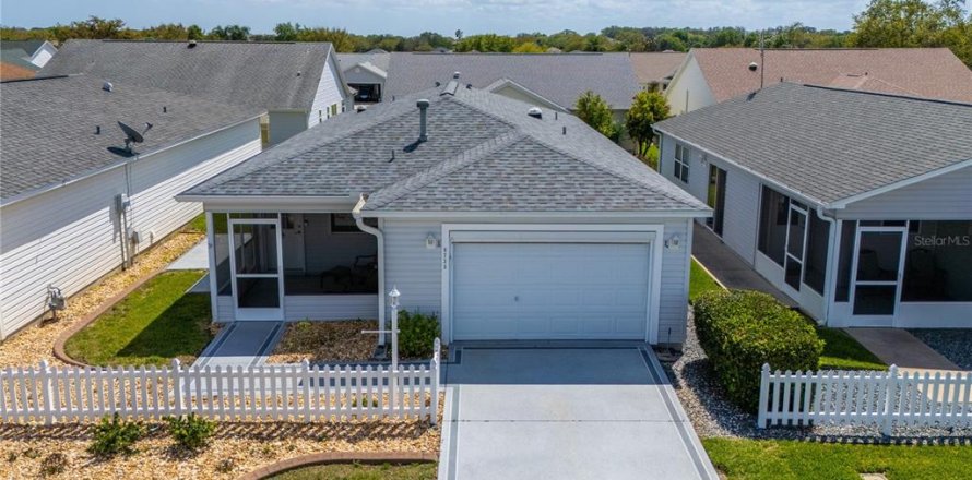 Villa ou maison à The Villages, Floride 2 chambres, 108.42 m2 № 1586396