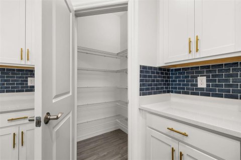 Villa ou maison à louer à Haines City, Floride: 4 chambres, 205.31 m2 № 2408613 - photo 14