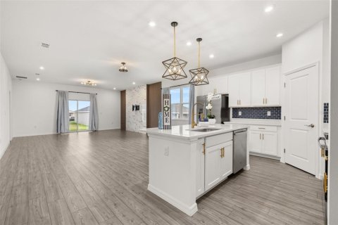 Villa ou maison à louer à Haines City, Floride: 4 chambres, 205.31 m2 № 2408613 - photo 9