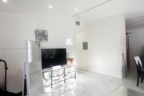 Villa ou maison à vendre à Fort Lauderdale, Floride: 3 chambres, 104.7 m2 № 1981326 - photo 3